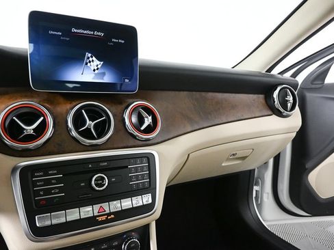 Certified 2020 Mercedes-Benz GLA 250 4MATIC image 13