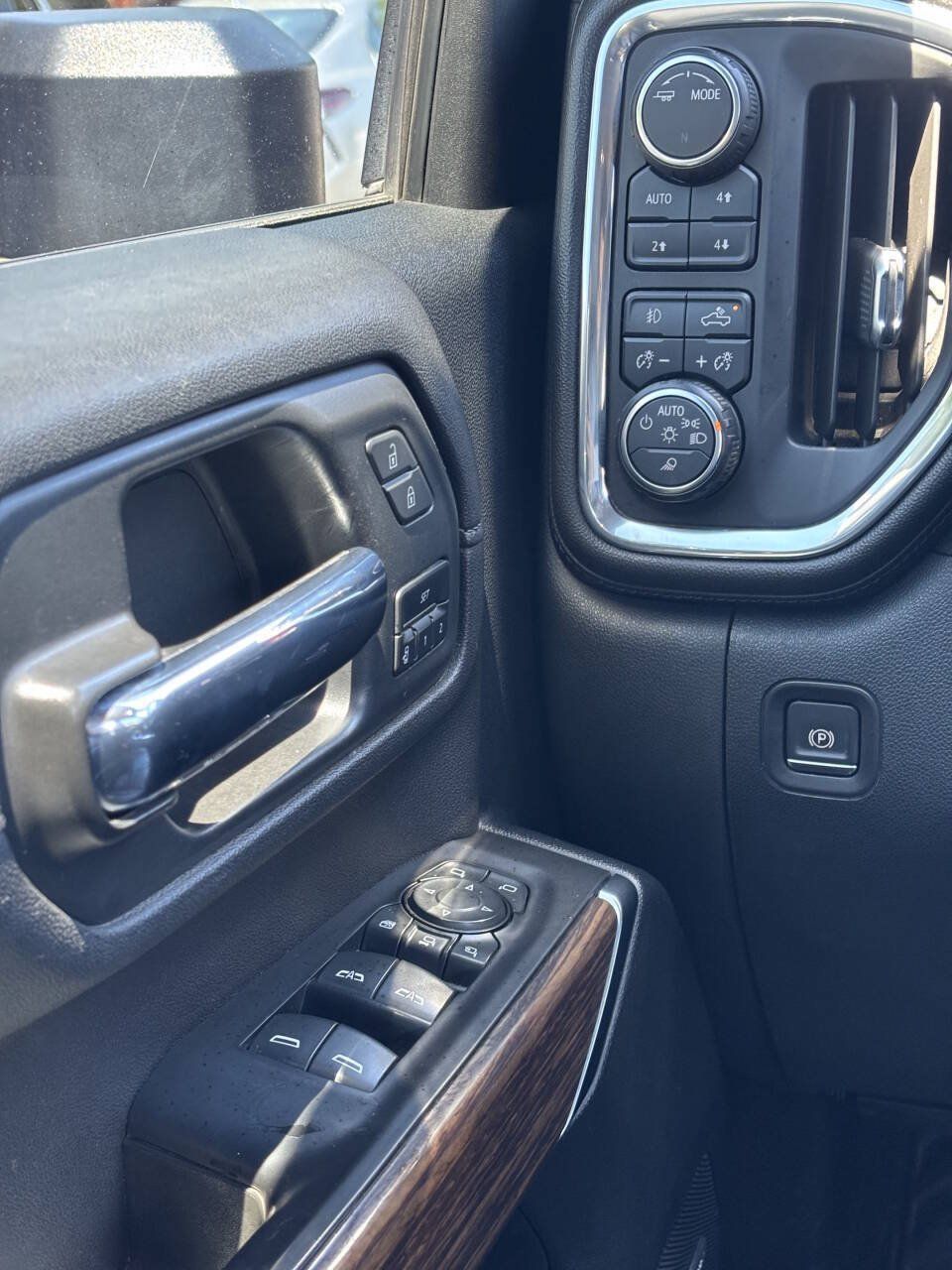 Used 2020 Chevrolet Silverado 2500 High Country w/ Z71 Off-Road Package AWD/4WD image 26