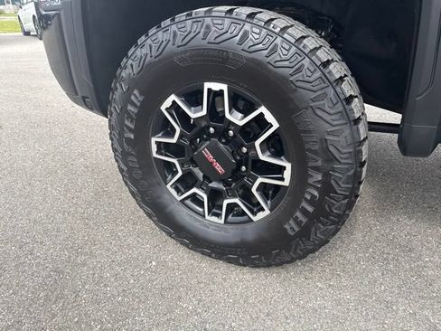 Used 2024 GMC Sierra 2500 AT4X AWD/4WD image 9