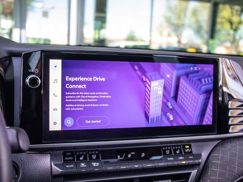 Used 2025 Toyota Camry XLE w/ Premium Plus Package image 16