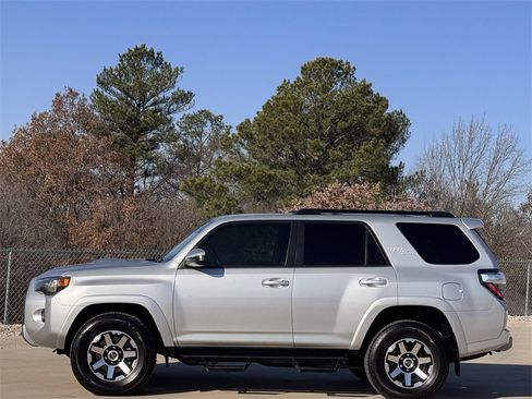 Used 2021 Toyota 4Runner TRD Off-Road image 3