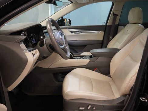 Used 2021 Cadillac XT5 Premium Luxury AWD/4WD image 4