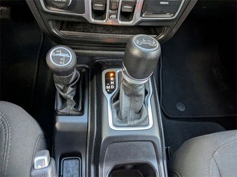 Used 2018 Jeep Wrangler Unlimited Sport S image 28