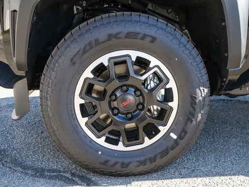 New 2025 Toyota Tacoma TRD Off-Road image 10