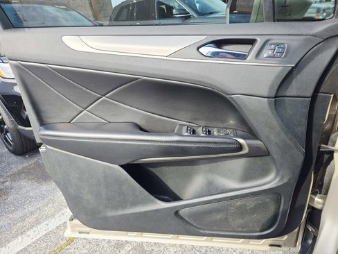 Used 2017 Lincoln MKC Premiere FWD image 32
