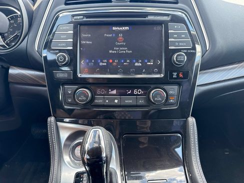 Used 2016 Nissan Maxima Platinum w/ Interior Lighting Package FWD image 14