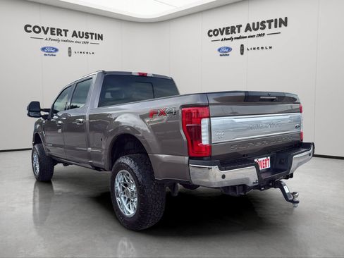 Used 2019 Ford F250 King Ranch w/ King Ranch Ultimate Package AWD/4WD image 3