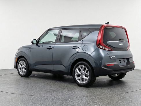Used 2025 Kia Soul LX w/ LX Technology Package FWD image 6
