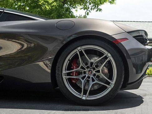 Used 2018 McLaren 720S Luxury RWD image 5