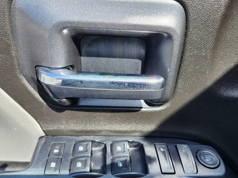 Used 2017 GMC Sierra 2500 Pickup 4D 6 1/2 ft w/ Sierra Convenience Package image 21