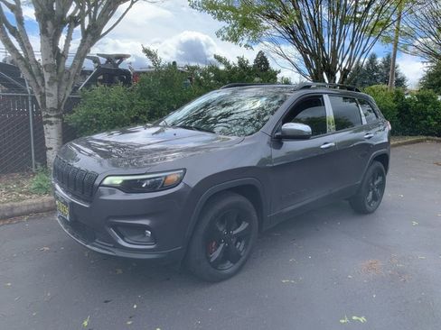 Used 2019 Jeep Cherokee Latitude Plus image 1