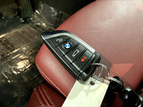 Used 2024 BMW 330i xDrive Sedan w/ Premium Package AWD/4WD image 15