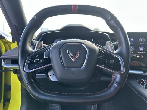 Used 2021 Chevrolet Corvette Stingray Coupe w/ Z51 Performance Package image 11