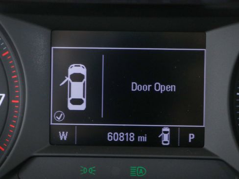 Used 2021 Chevrolet TrailBlazer LT w/ Sun and Liftgate Package FWD image 16
