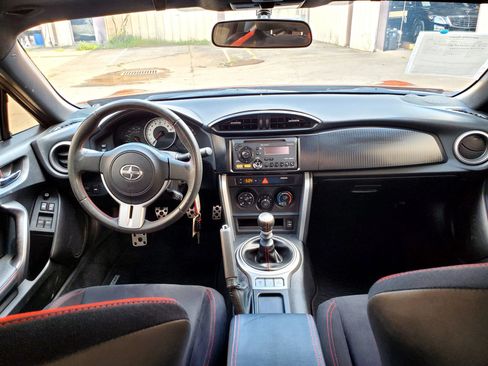 Used 2013 Scion FR-S RWD image 29