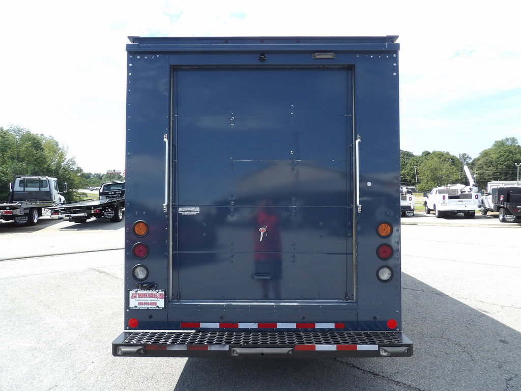Used 2022 Ford Transit 350 DRW RWD image 6