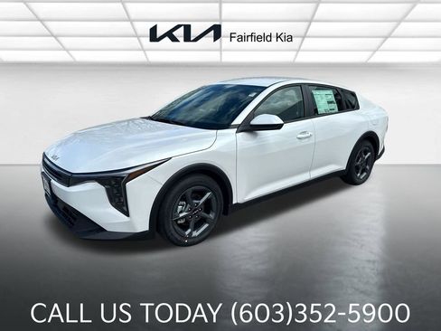 New 2025 Kia K4 LXS FWD image 1