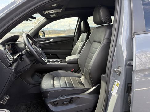 Used 2025 Volkswagen Atlas Cross Sport SEL R-Line AWD/4WD image 28