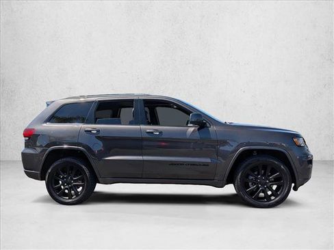 Used 2019 Jeep Grand Cherokee Altitude AWD/4WD image 5