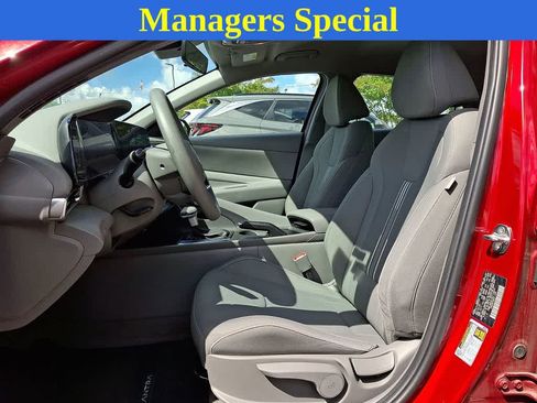 Used 2024 Hyundai Elantra SEL FWD image 12