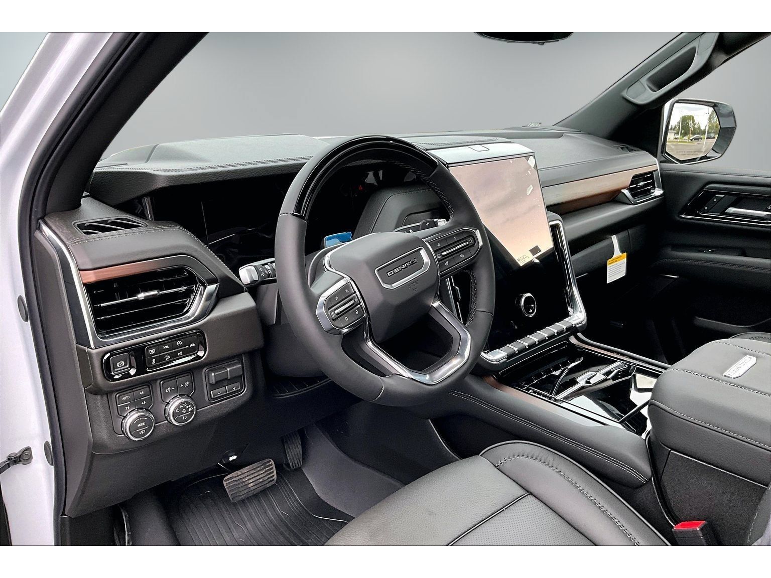 New 2026 GMC Yukon Denali w/ Denali Reserve Package AWD/4WD image 7