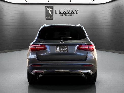 Used 2018 Mercedes-Benz GLC 300 4MATIC image 5