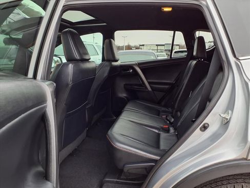 Used 2016 Toyota RAV4 SE image 11