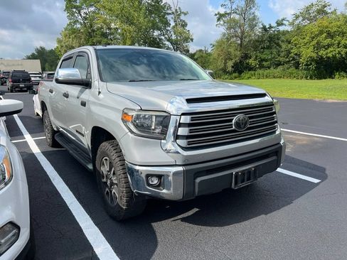 Used 2018 Toyota Tundra Limited w/ Limited Premium Package AWD/4WD image 3