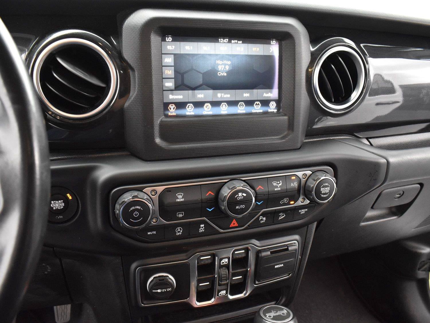 Used 2020 Jeep Wrangler Unlimited Sahara AWD/4WD image 18