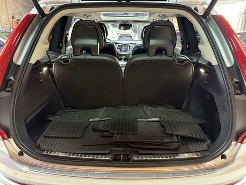 Used 2016 Volvo XC90 T6 Momentum w/ Momentum Plus Package AWD/4WD image 36