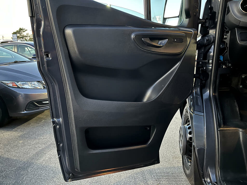 Used 2020 Mercedes-Benz Sprinter 4500 image 33
