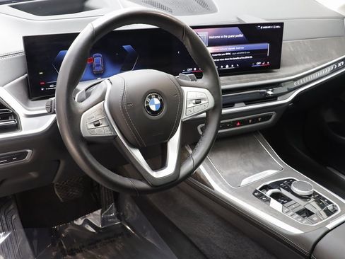 Used 2025 BMW X7 xDrive40i image 7