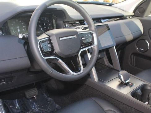 Used 2025 Land Rover Discovery Sport S image 15