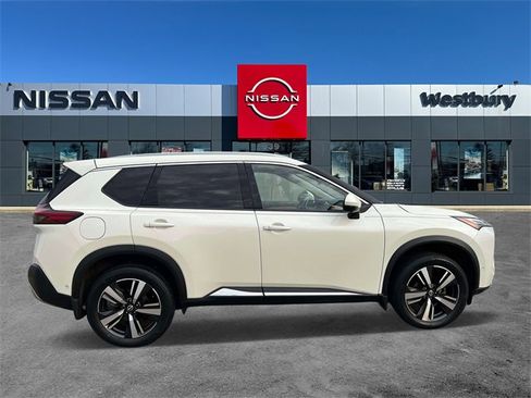 Used 2022 Nissan Rogue Platinum w/ Head-Up Display Package image 5