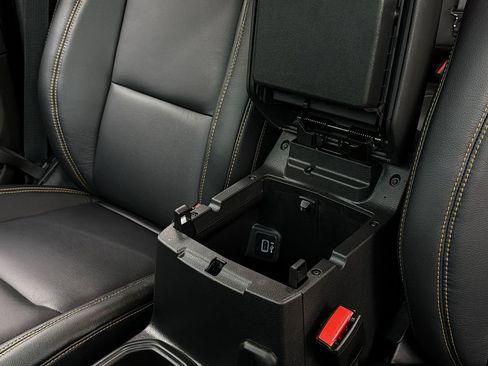 Used 2025 Jeep Wrangler Unlimited Sahara image 39