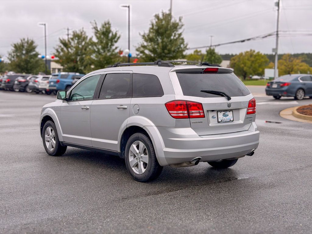 Used 2010 Dodge Journey SXT w/ Flexible Seating Group FWD image 5