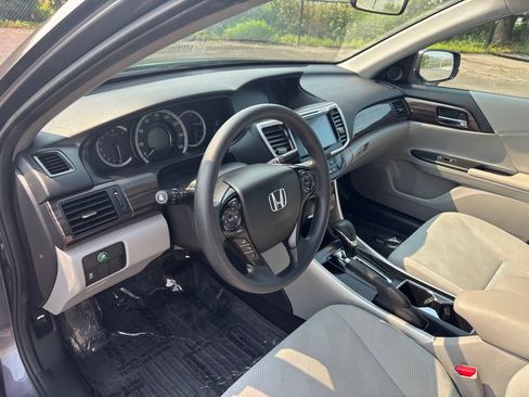 Used 2016 Honda Accord EX image 8