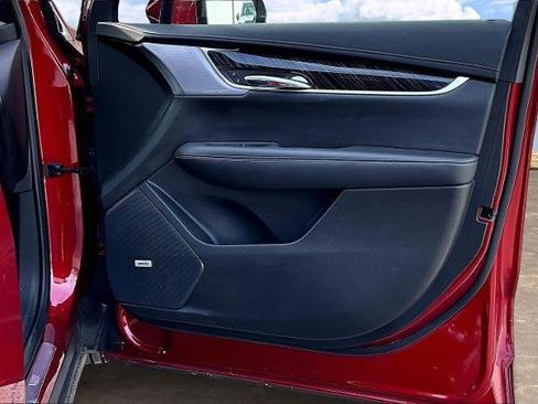 Used 2023 Cadillac XT6 Premium Luxury w/ Technology Package image 28