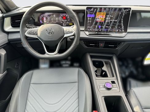 New 2026 Volkswagen Tiguan SE R-Line FWD image 21