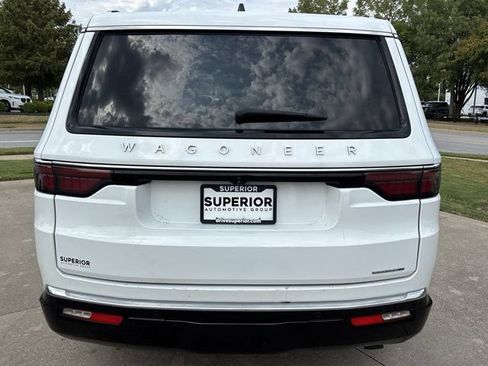 Used 2024 Jeep Wagoneer Series II w/ Flexible Seating Group RWD image 5
