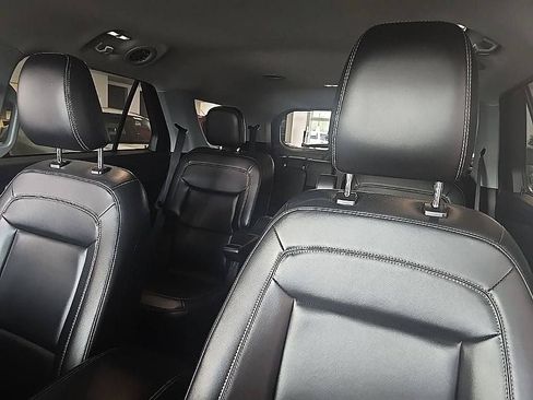Used 2021 Ford Explorer XLT w/ Equipment Group 202A AWD/4WD image 25