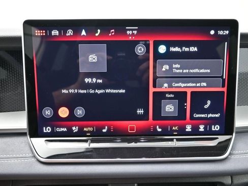 New 2025 Volkswagen Tiguan SE image 18