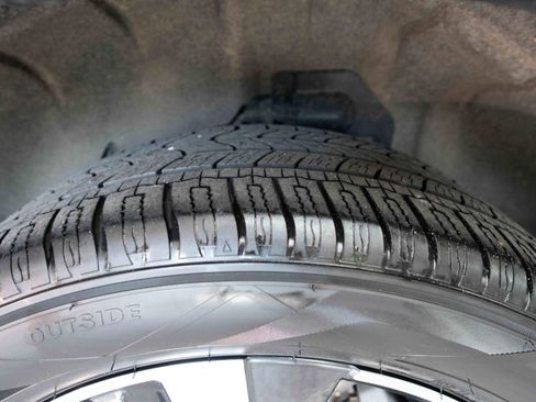 Used 2023 Nissan Rogue SL w/ SL Premium Package image 31