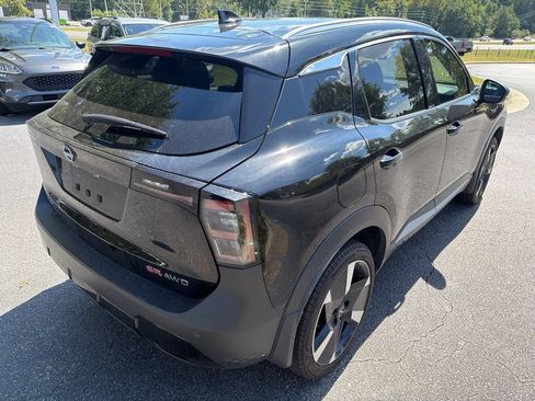 Used 2025 Nissan Kicks SR AWD/4WD image 5