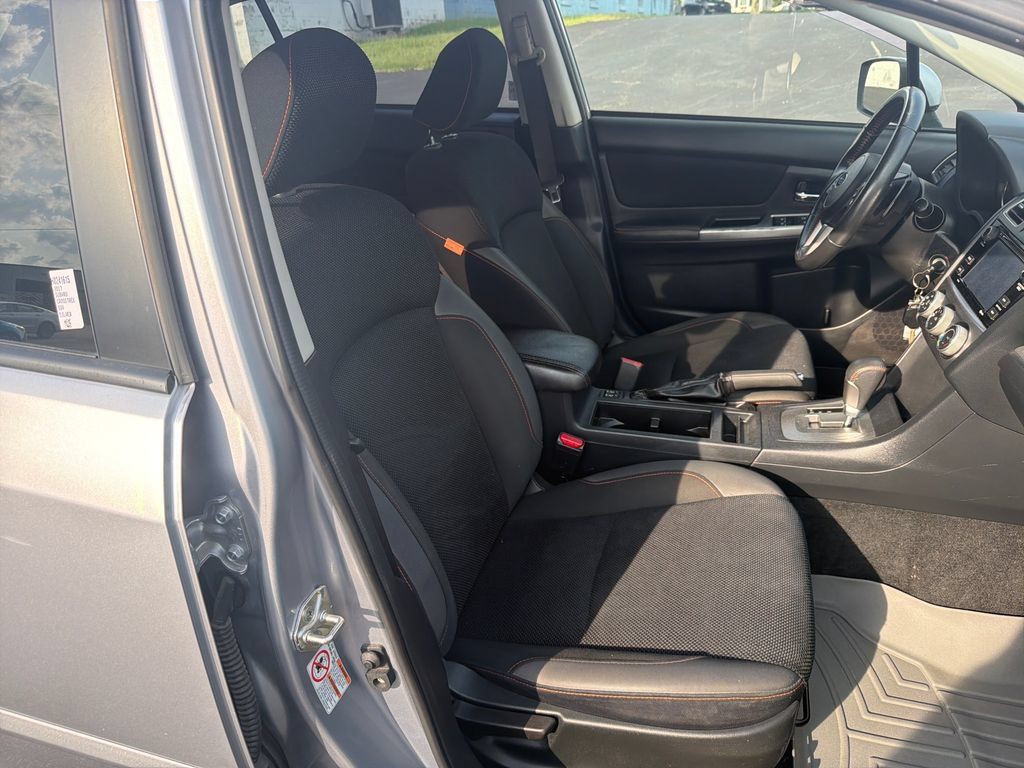 Used 2017 Subaru Crosstrek 2.0i Premium w/ Moonroof Package AWD/4WD image 13
