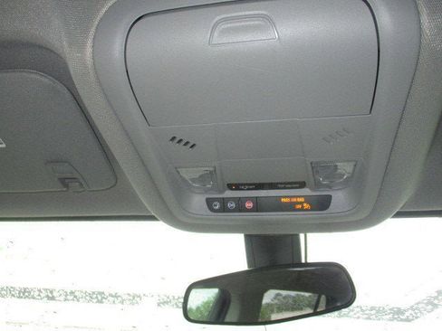 Used 2021 GMC Acadia SLE image 21