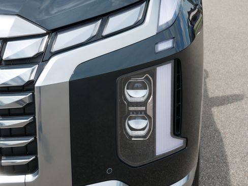 Certified 2025 Hyundai Palisade Calligraphy AWD/4WD image 16