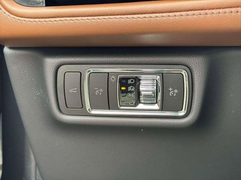 Used 2023 Lincoln Aviator Reserve w/ Elements Package Plus image 18