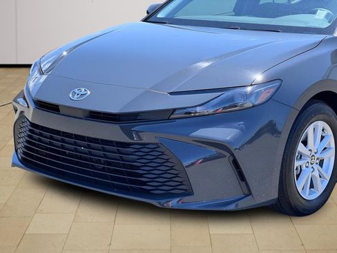 Used 2025 Toyota Camry LE image 32