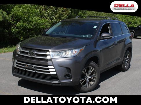 Used 2019 Toyota Highlander LE AWD/4WD image 1